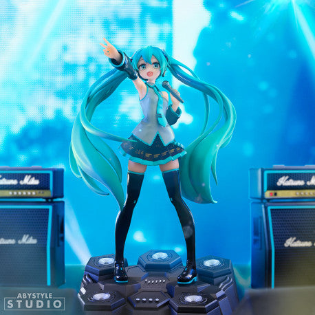 HATSUNE MIKU FIGURINE SINGING